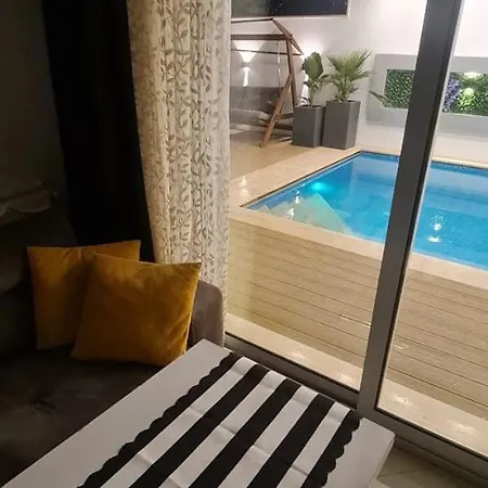 Apartamento Ultra Lux Rezidans Isitmali Ozel Havuzlu Çeşme