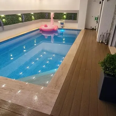 Apartamento Ultra Lux Rezidans Isitmali Ozel Havuzlu